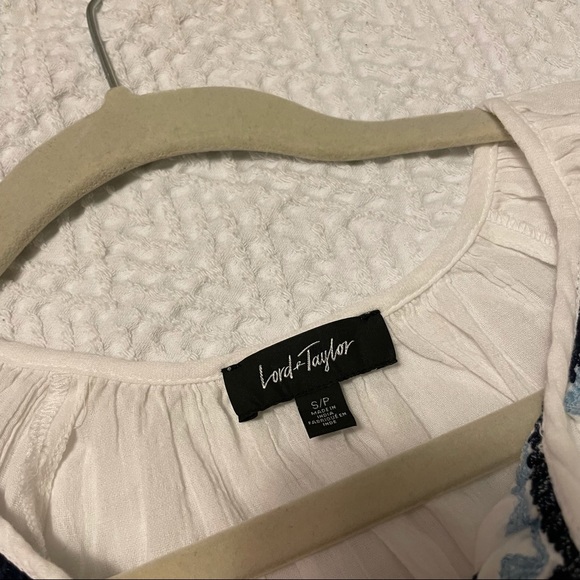 Lord and Taylor Top - Picture 6 of 9